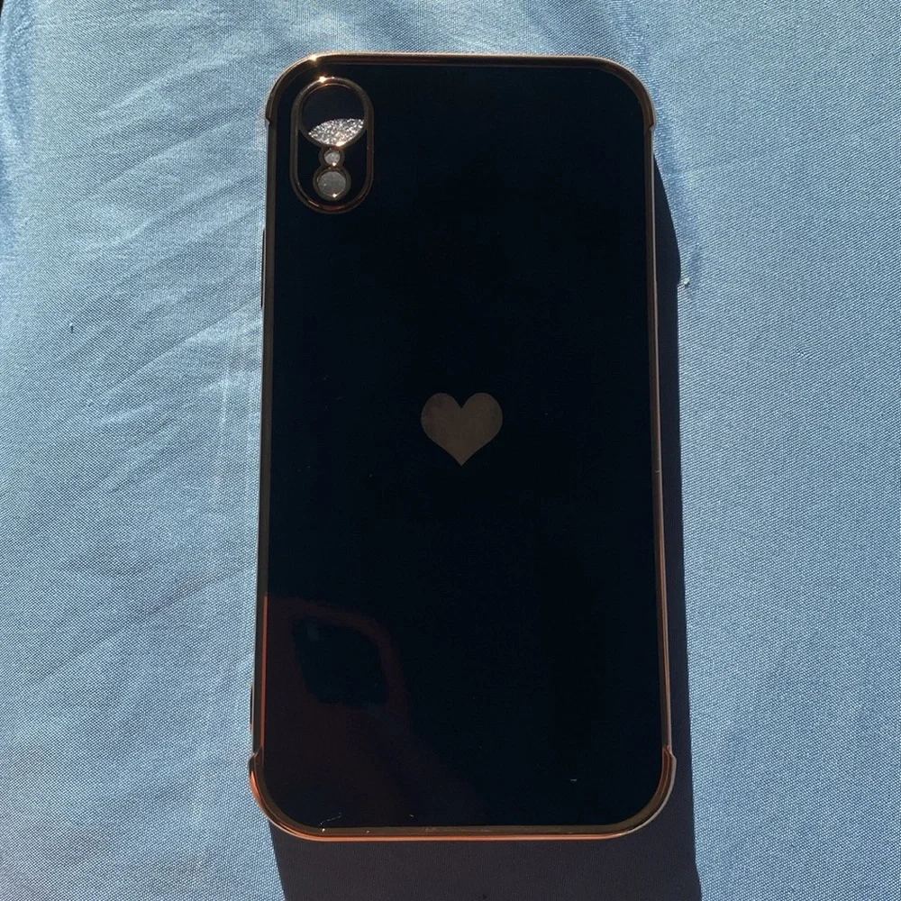 iPhone XR Case black and gold with heart